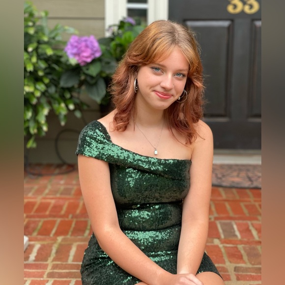 Meet your Posher, Debra - Picture 2 of 16